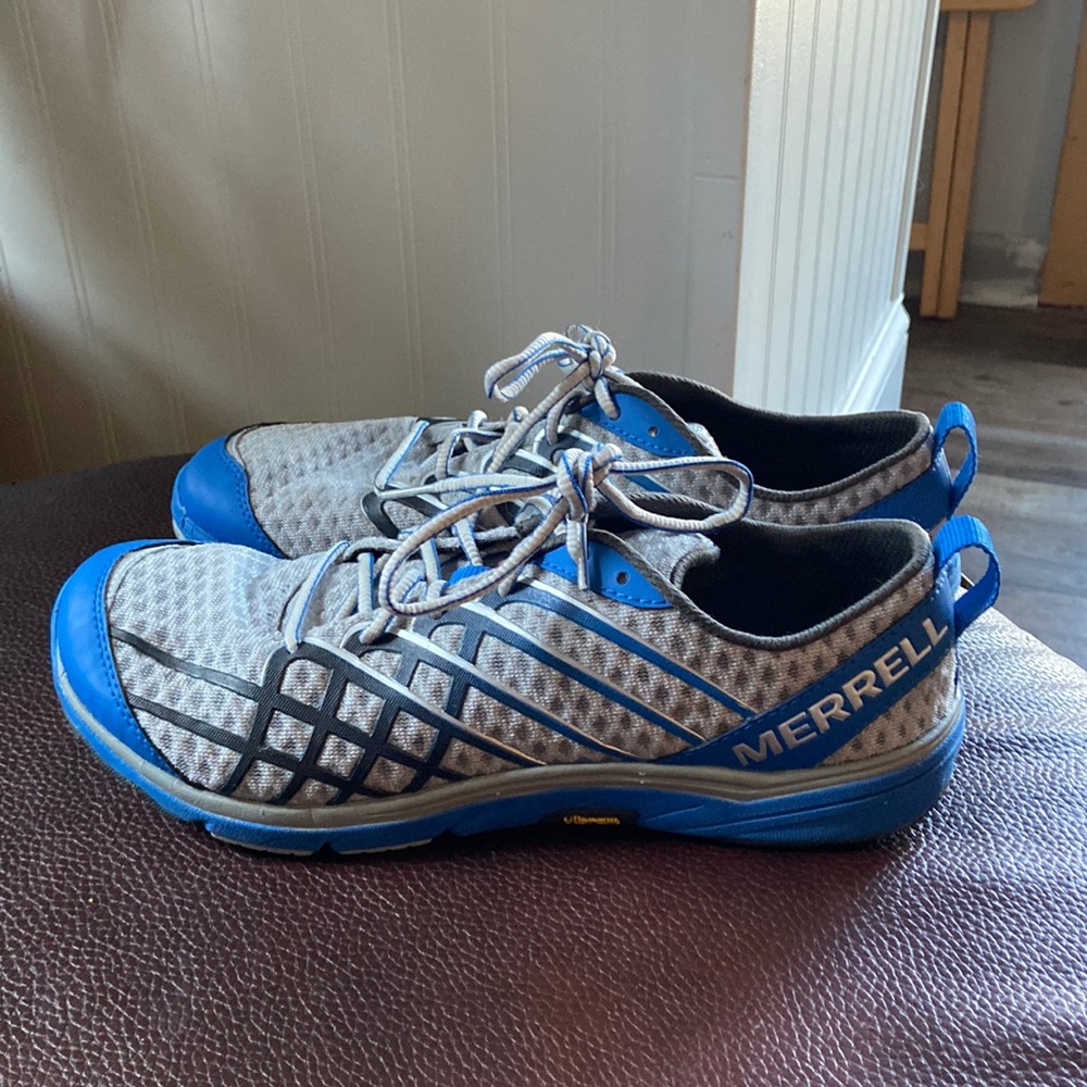 Merrill size 8 sneakers